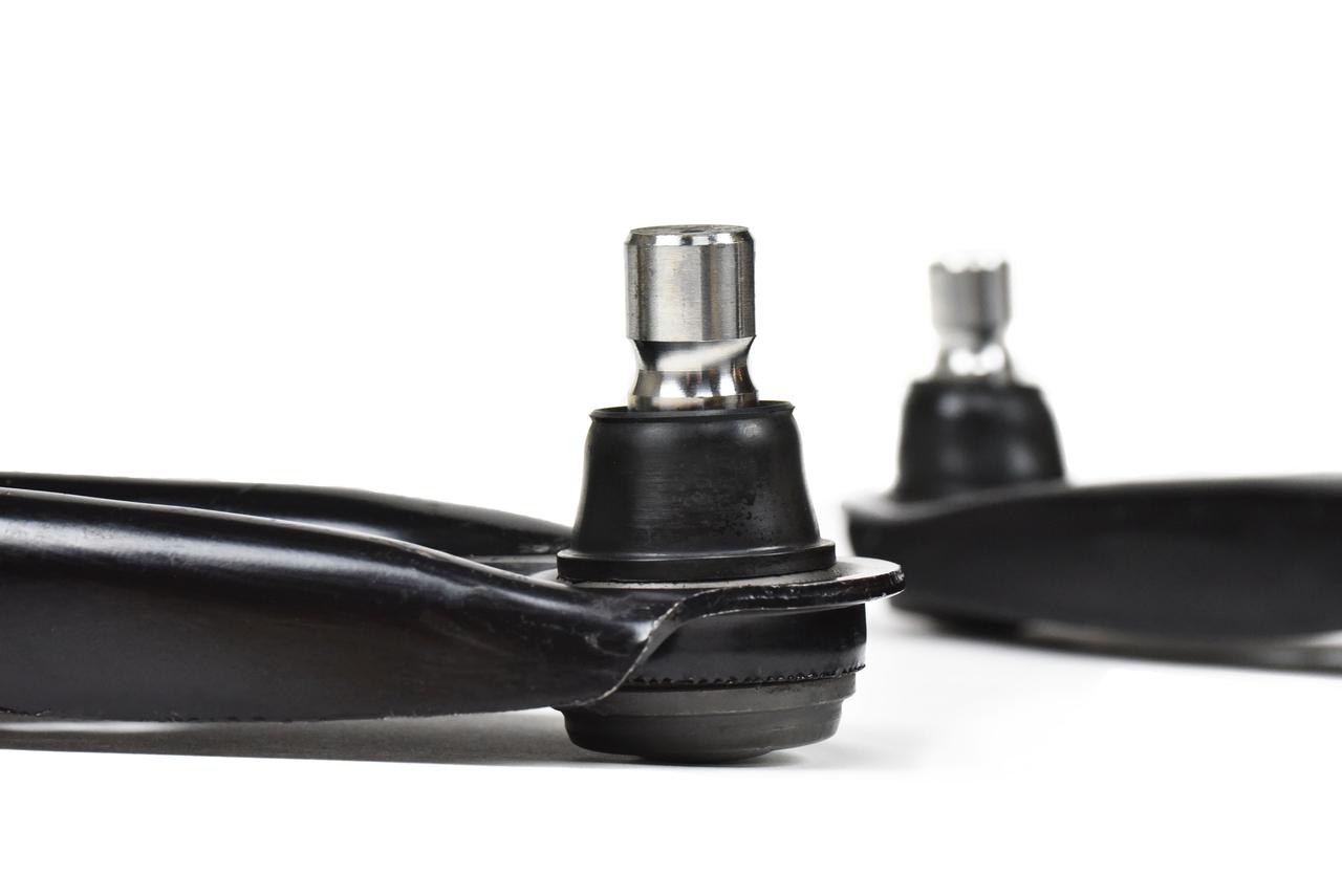 Close-up of the ball joints